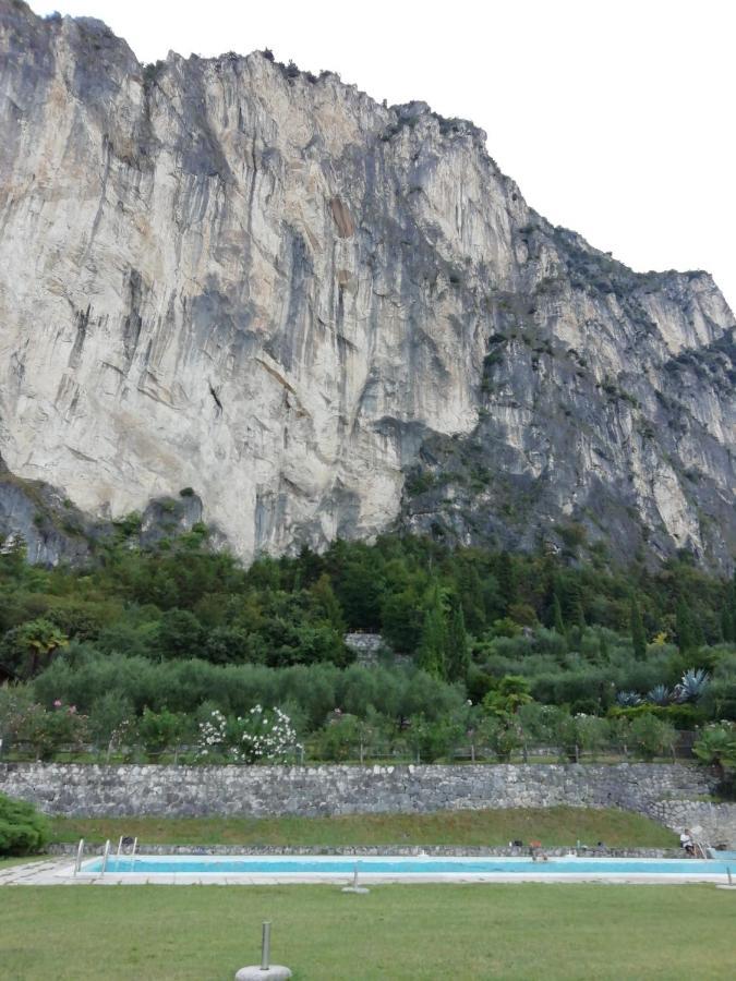 Lake & Castle View Apartment Ρίβα ντελ Γκάρντα Εξωτερικό φωτογραφία